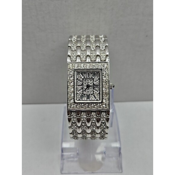 Freelook Womens Tank Crystal Bracelet Watch Silver Tone Quartz New Battery Class - Picture 1 of 10